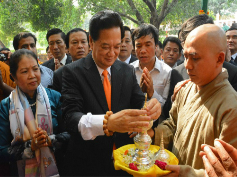 Thủ tướng Việt Nam Nguyễn Tấn Dũng chiêm bái Bồ Đề đạo tràng